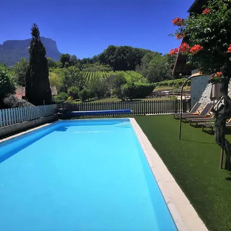 L'etang De La Tourne Bed & Breakfast Les Marches