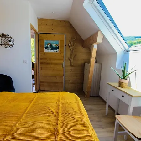 L'etang De La Tourne Bed & Breakfast Les Marches