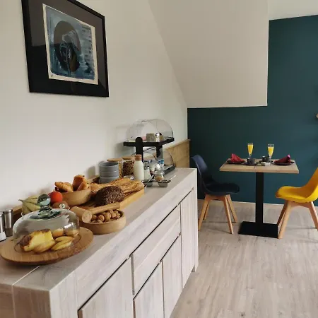 L'etang De La Tourne Bed & Breakfast Les Marches