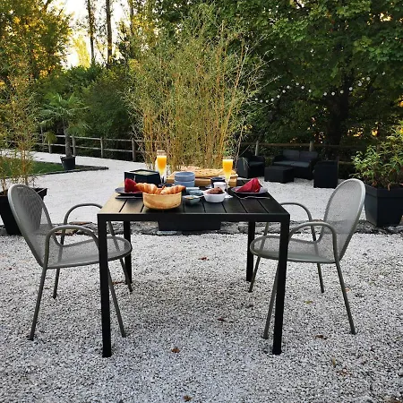 L'etang De La Tourne Les Marches
