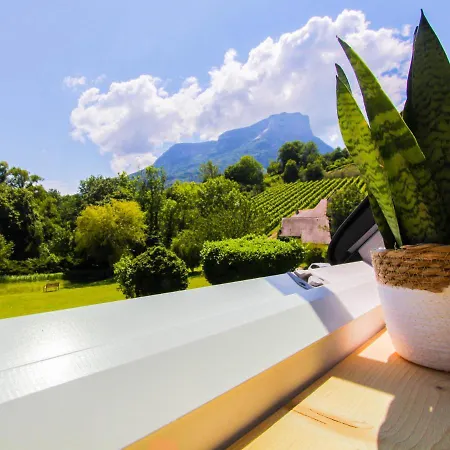 L'etang De La Tourne Bed and Breakfast