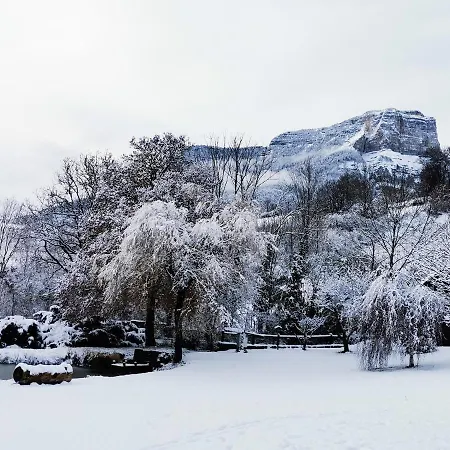 L'etang De La Tourne Bed and Breakfast