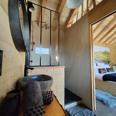 Bed & Breakfast L'etang De La Tourne 3*