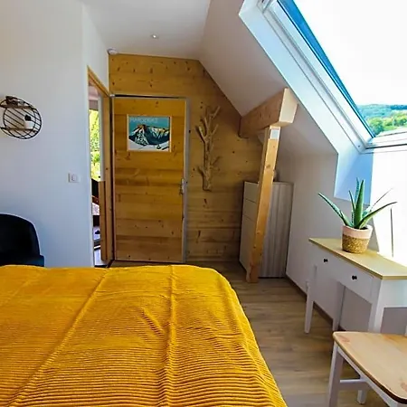 L'etang De La Tourne Bed & Breakfast Les Marches