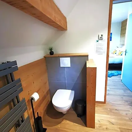 L'etang De La Tourne Bed and Breakfast 3*